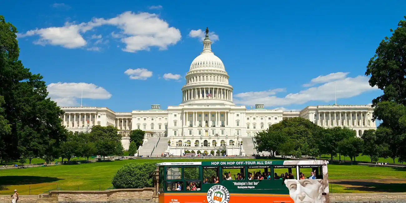 Explore the capital city and a national cemetery at your leisure. Hop-on Hop-off Bus Tours Ticket Washington, D.C., United States.