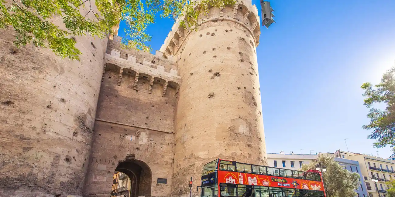 See Valencia’s premier aquarium and enjoy two days of limitless travel. Hop-on Hop-off Bus Tours Ticket València, Spain.