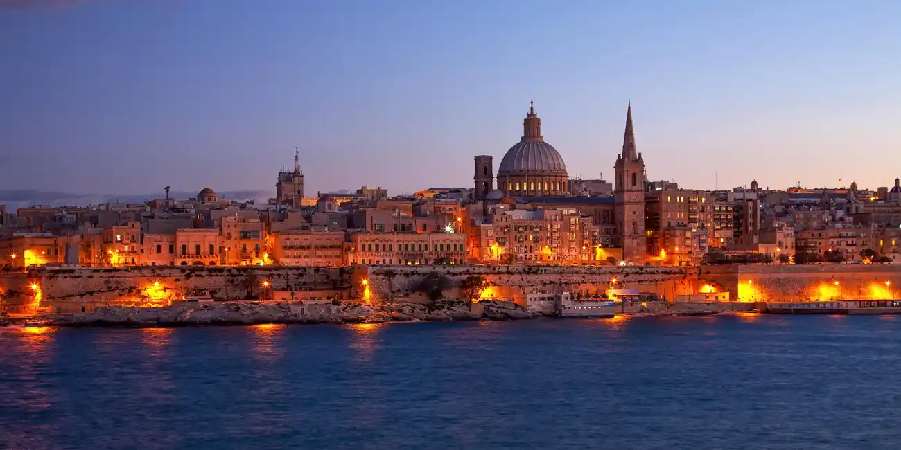The most convenient way to explore the beautiful island of Malta! Hop-on Hop-off Bus Tours Ticket Ghajnsielem, Malta.