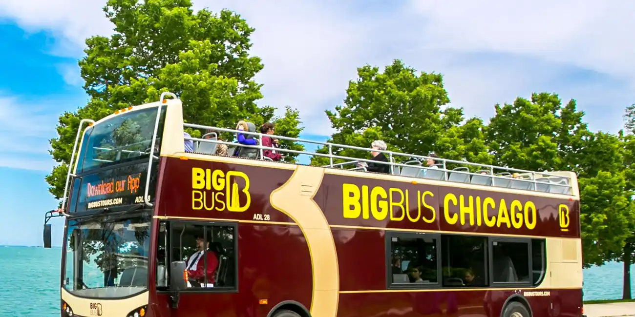 Discover the city's architectural gems and iconic landmarks by land and sea. Hop-on Hop-off Bus Tours Ticket Chicago, United States.